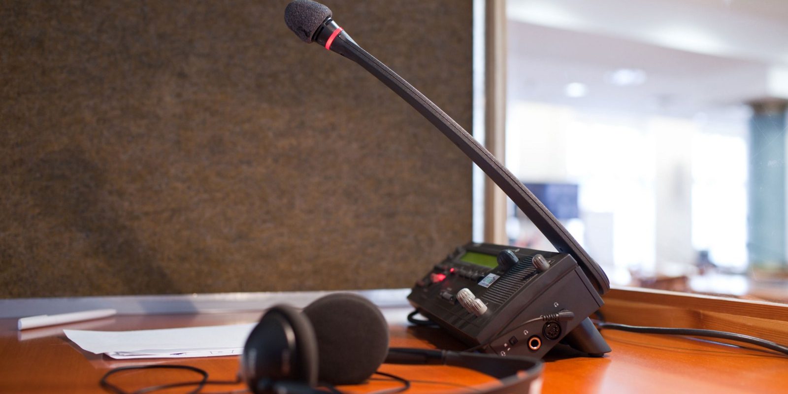 Simultaneous-Interpretation